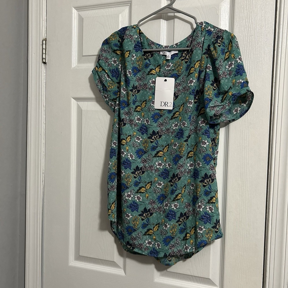 DR2 by Demand Royalty Floral V-Neck Short Sleeve Blouse Women's Size M NWT